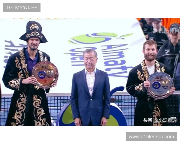 梅德韦杰夫终结882天冠军荒重返网坛巅峰引发热议表现亮眼备受关注 梅德韦杰夫终结882天冠军荒重返网坛巅峰引发热议表现亮眼备受关注